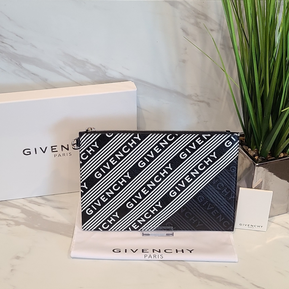 GIVENCHY EMBLEM LEATHER CLUTCH POUCH